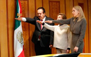 Antonio Mejía Haro asume como diputado en sustitución de su hijo, Ulises Mejía Haro