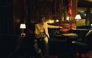 Anuncia Beck fecha para Ride lonesome y adelanta In the night