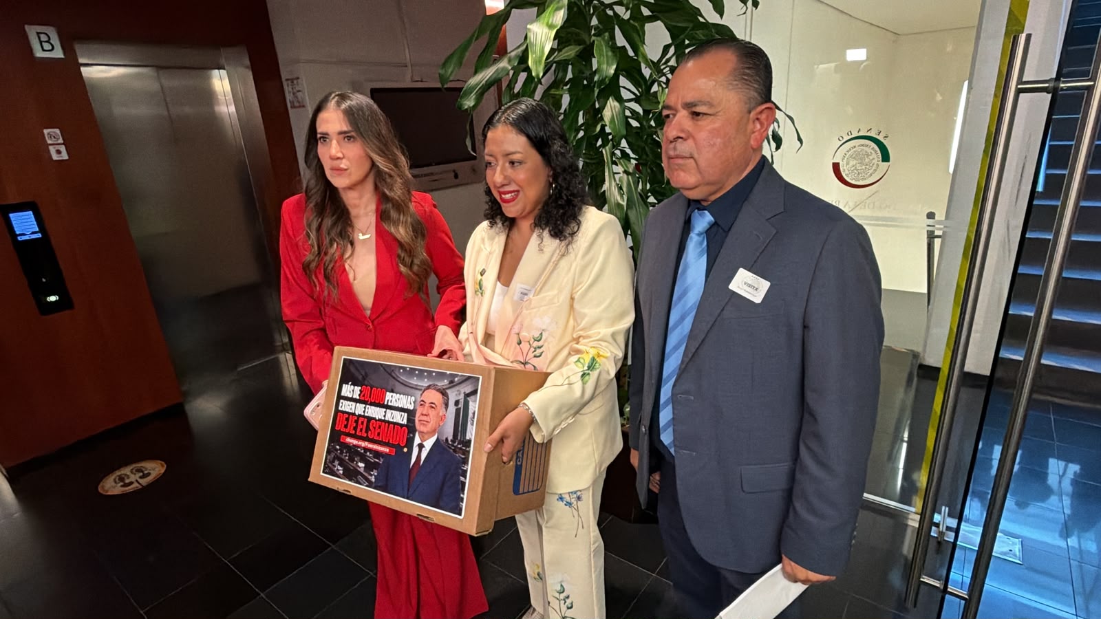 Con más de 23.000 firmas piden retirar el fuero a un senador mexicano acusado por EE.UU.