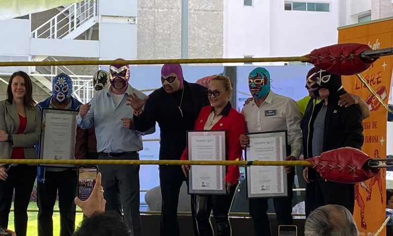 Entrega IMPI registro de marcas a estrellas de la Lucha Libre
