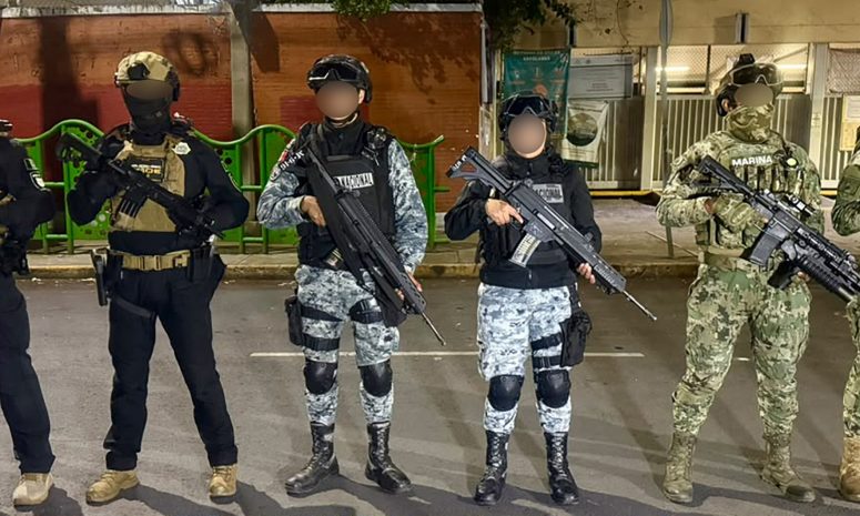 Presunto líder de Los Poca Vida, el detenido con sus posibles familiares