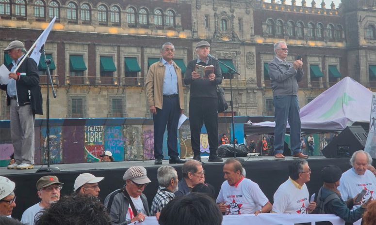 Luchan por 2 de octubre y 43 en Zócalo