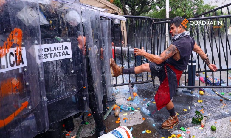 Trasladan a Puente Grande a 7 detenidos en manifestación del agua